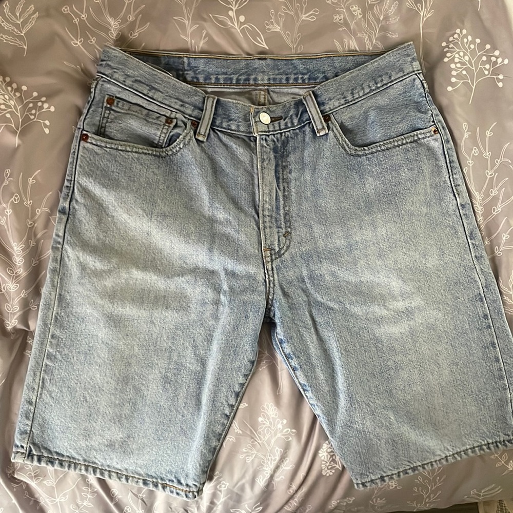Vintage Levi’s denim shorts!